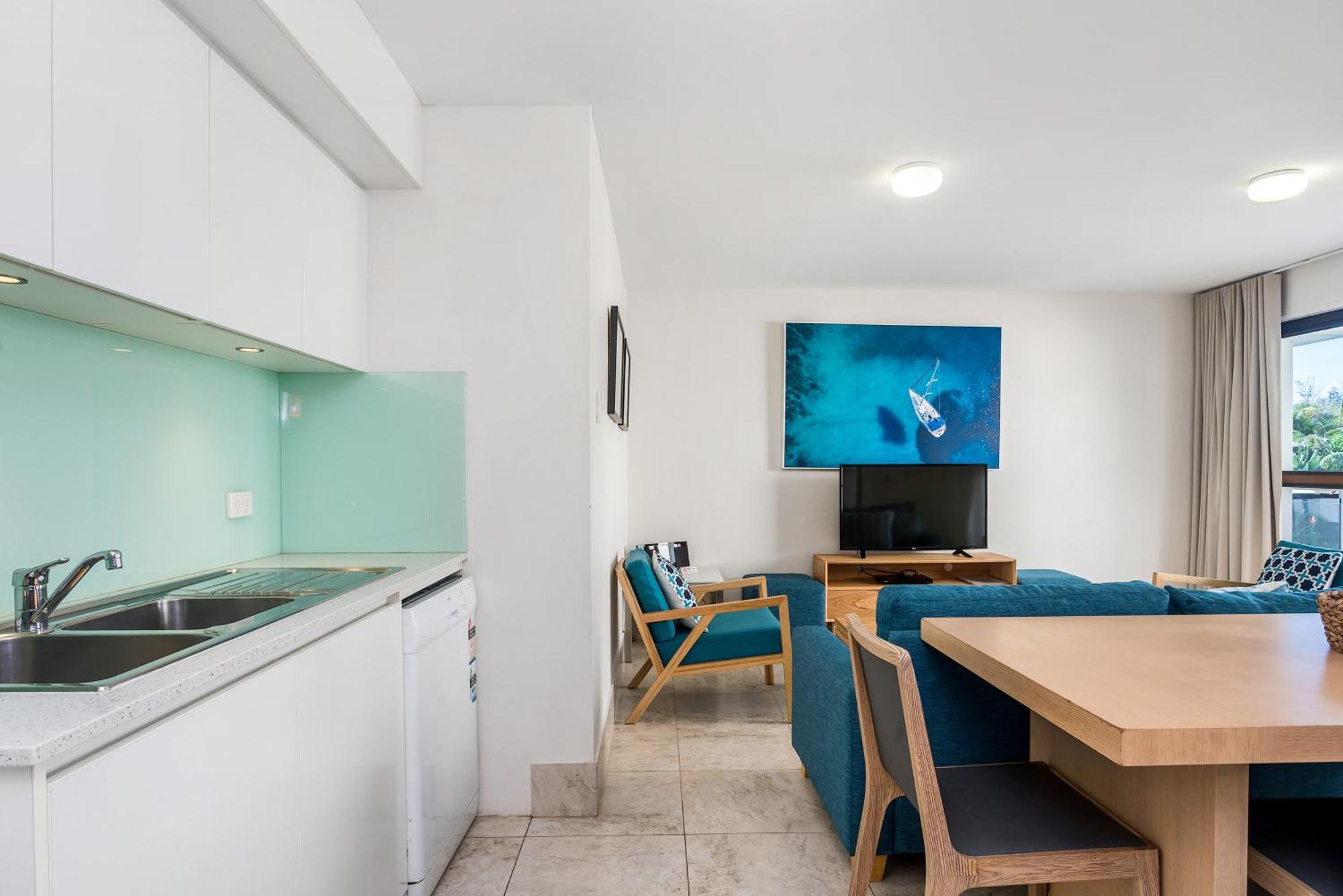 Bayview Beachfront Apartments, In Town Right On The Beach Μπάιρον Μπέι Εξωτερικό φωτογραφία
